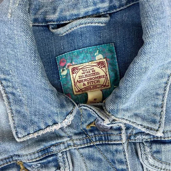 Distressed Abercrombie and Fitch Jean jacket size small —- 17” ptp super cute - Picture 3 of 3